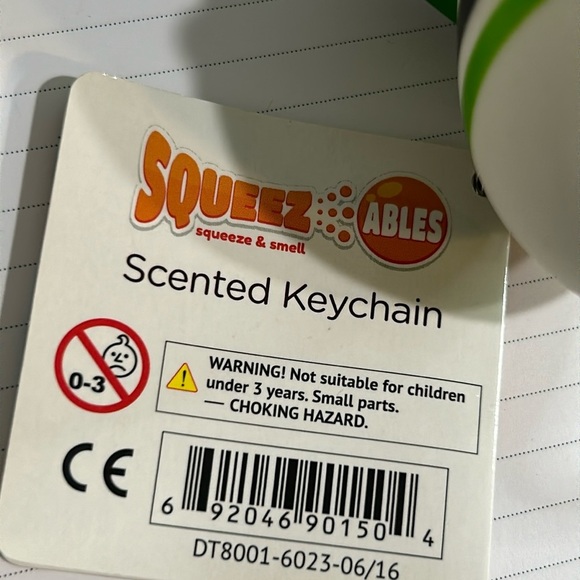 Disney Tsum Tsum‎ - Toy Story Buzz Lightyear Squeezable Scent Keychain Clip NWT - Picture 9 of 13